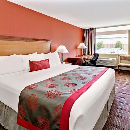 Ramada By Wyndham Baltimore West Kültér fotó