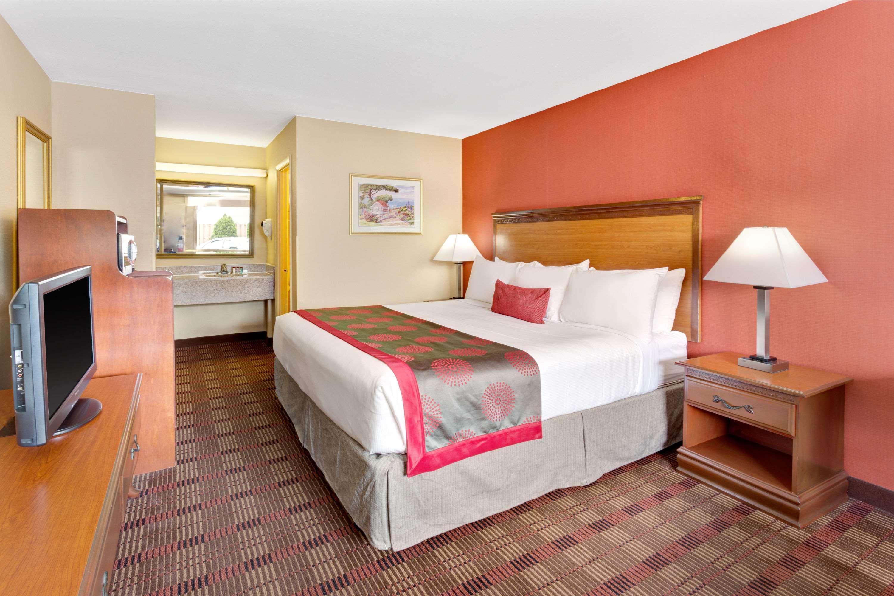 Ramada By Wyndham Baltimore West Kültér fotó