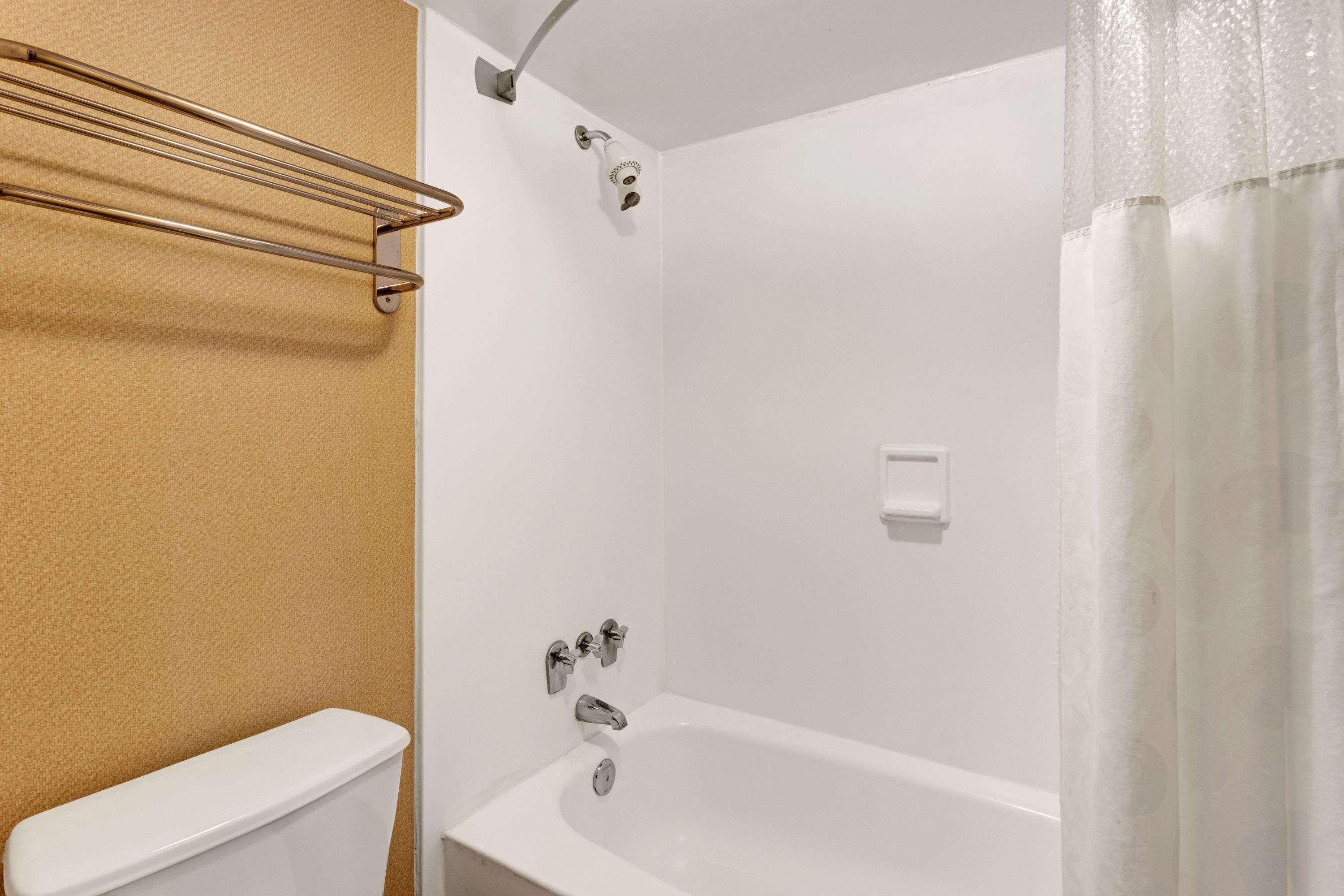 Ramada By Wyndham Baltimore West Kültér fotó